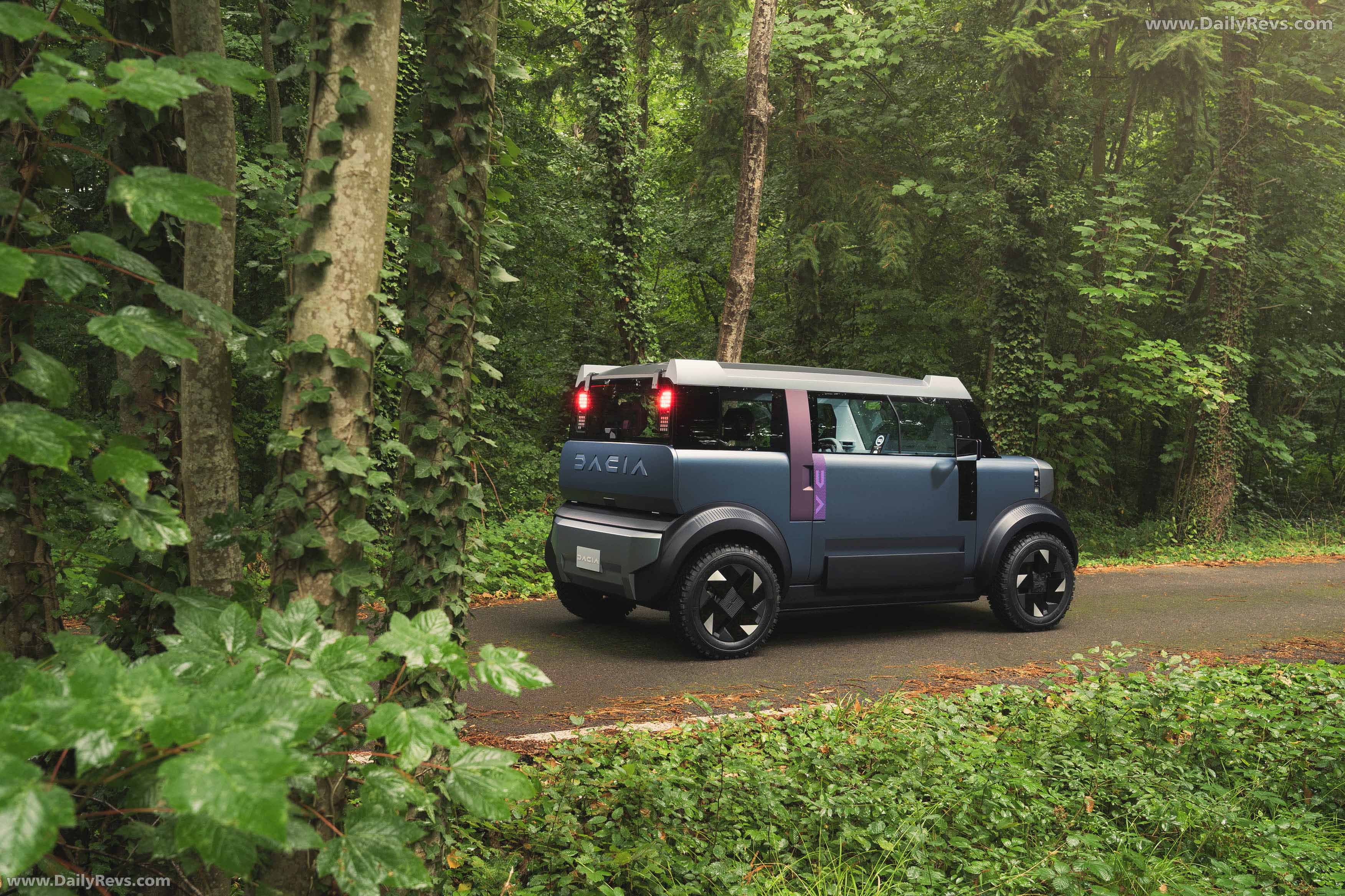 2025 Dacia Hipster Concept Rear View