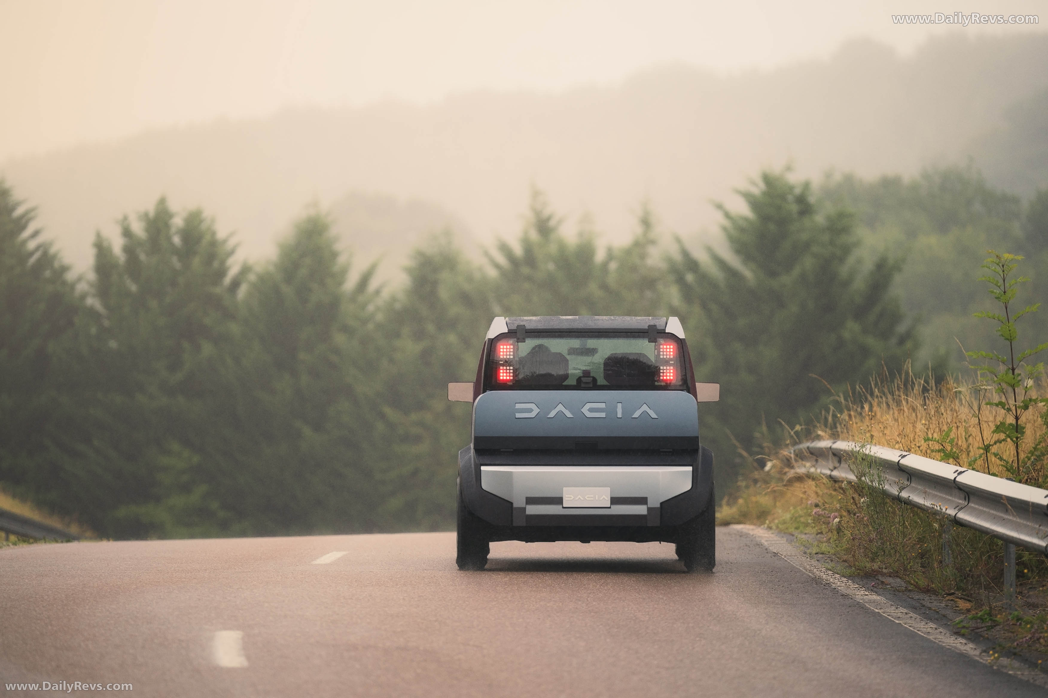 2025 Dacia Hipster Concept Rear View