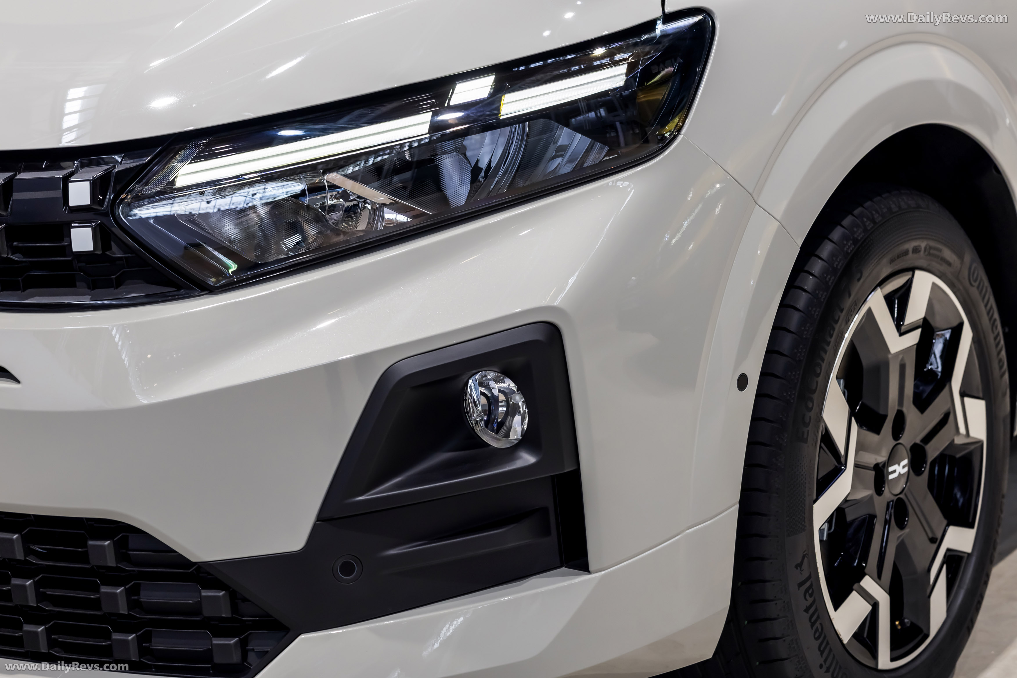 2025 Dacia Sandero Exterior