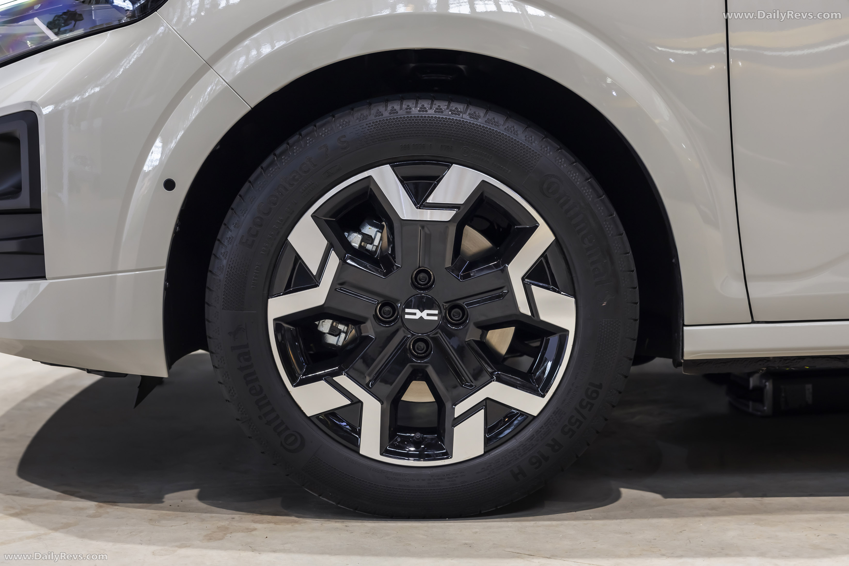 2025 Dacia Sandero Exterior