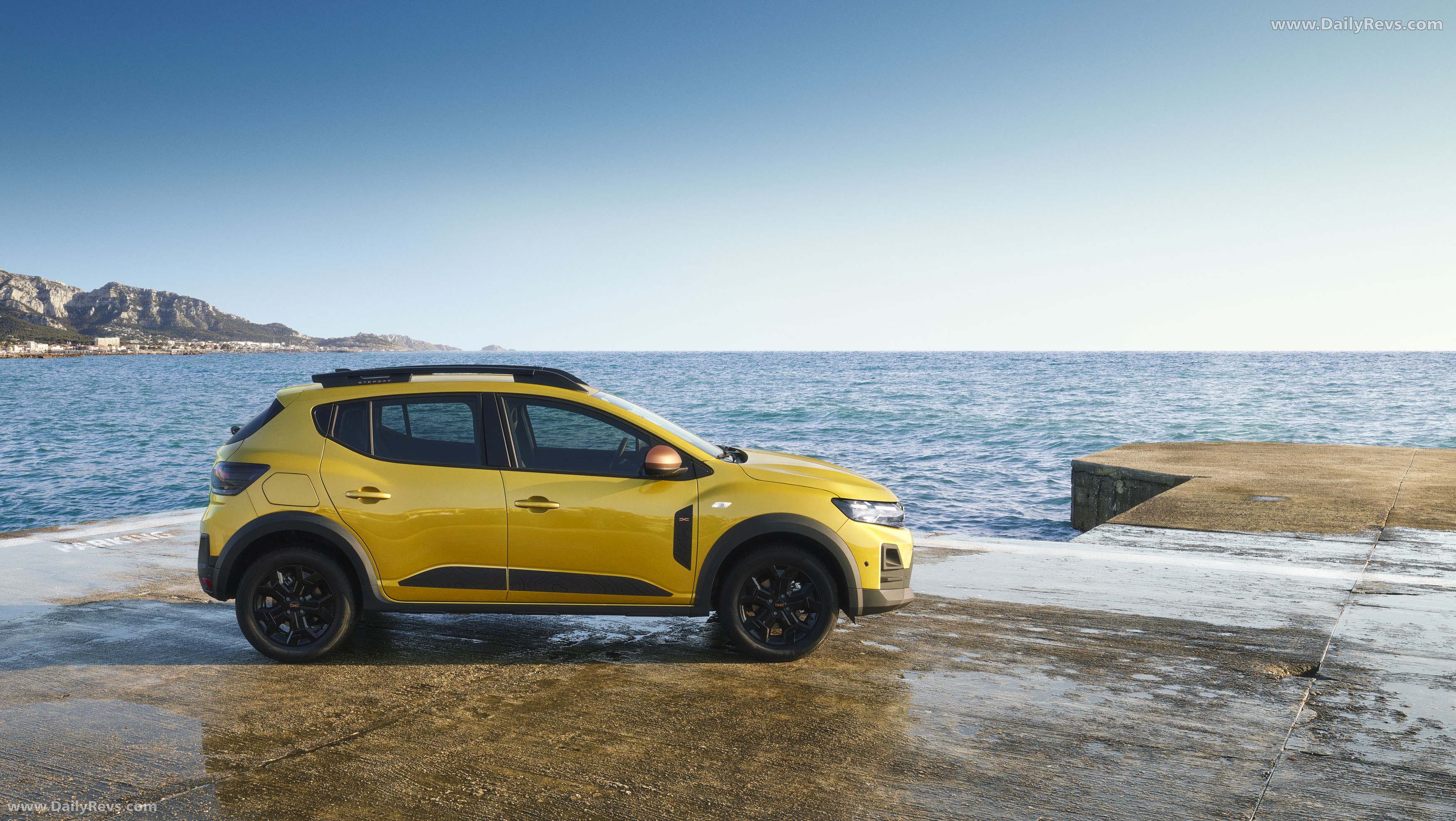 2025 Dacia Sandero Stepway Side View