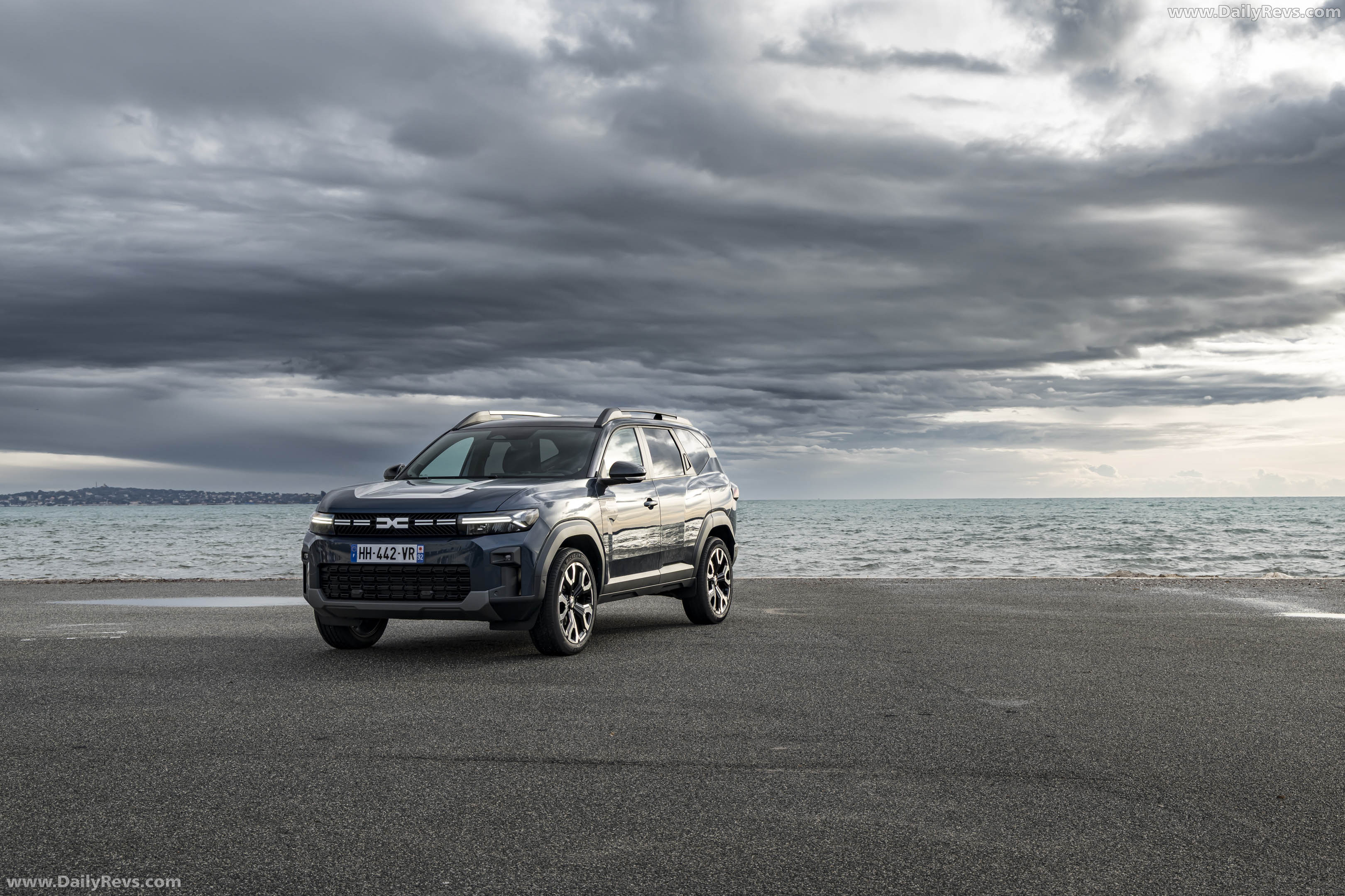 2026 Dacia Bigster Hybrid G-150 4x4 Journey Front View
