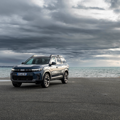 2026 Dacia Bigster Hybrid G-150 4x4 Journey Front View