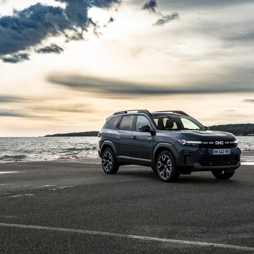 2026 Dacia Bigster Hybrid G-150 4x4 Journey Front View