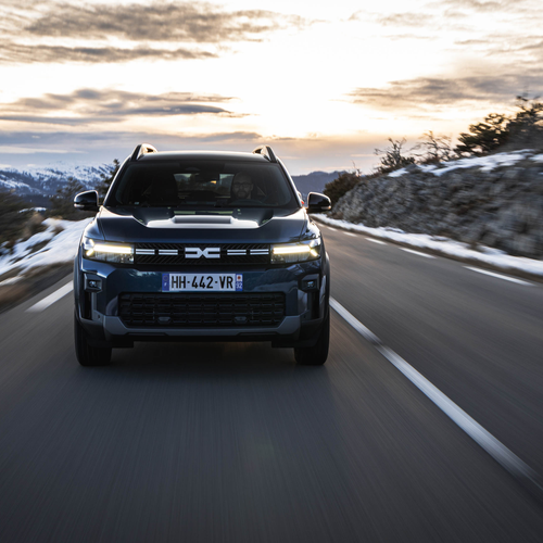 2026 Dacia Bigster Hybrid G-150 4x4 Journey Front View