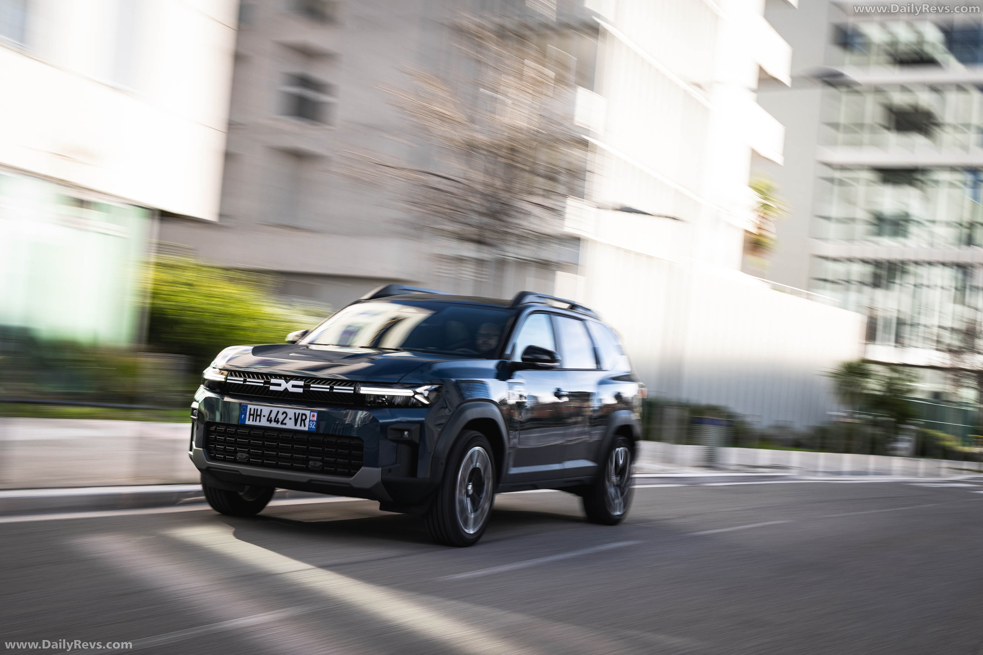 2026 Dacia Bigster Hybrid G-150 4x4 Journey Front View