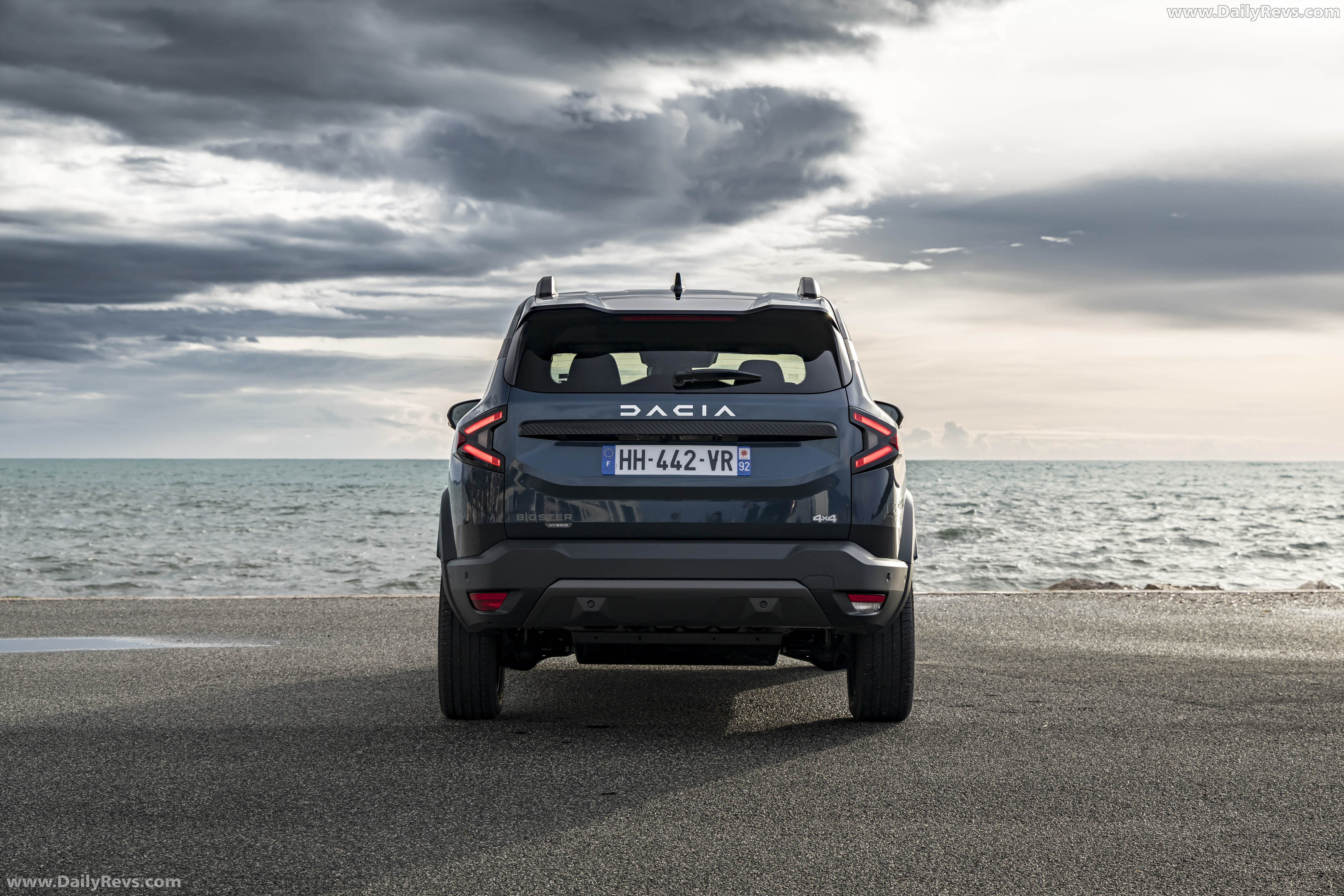 2026 Dacia Bigster Hybrid G-150 4x4 Journey Rear View