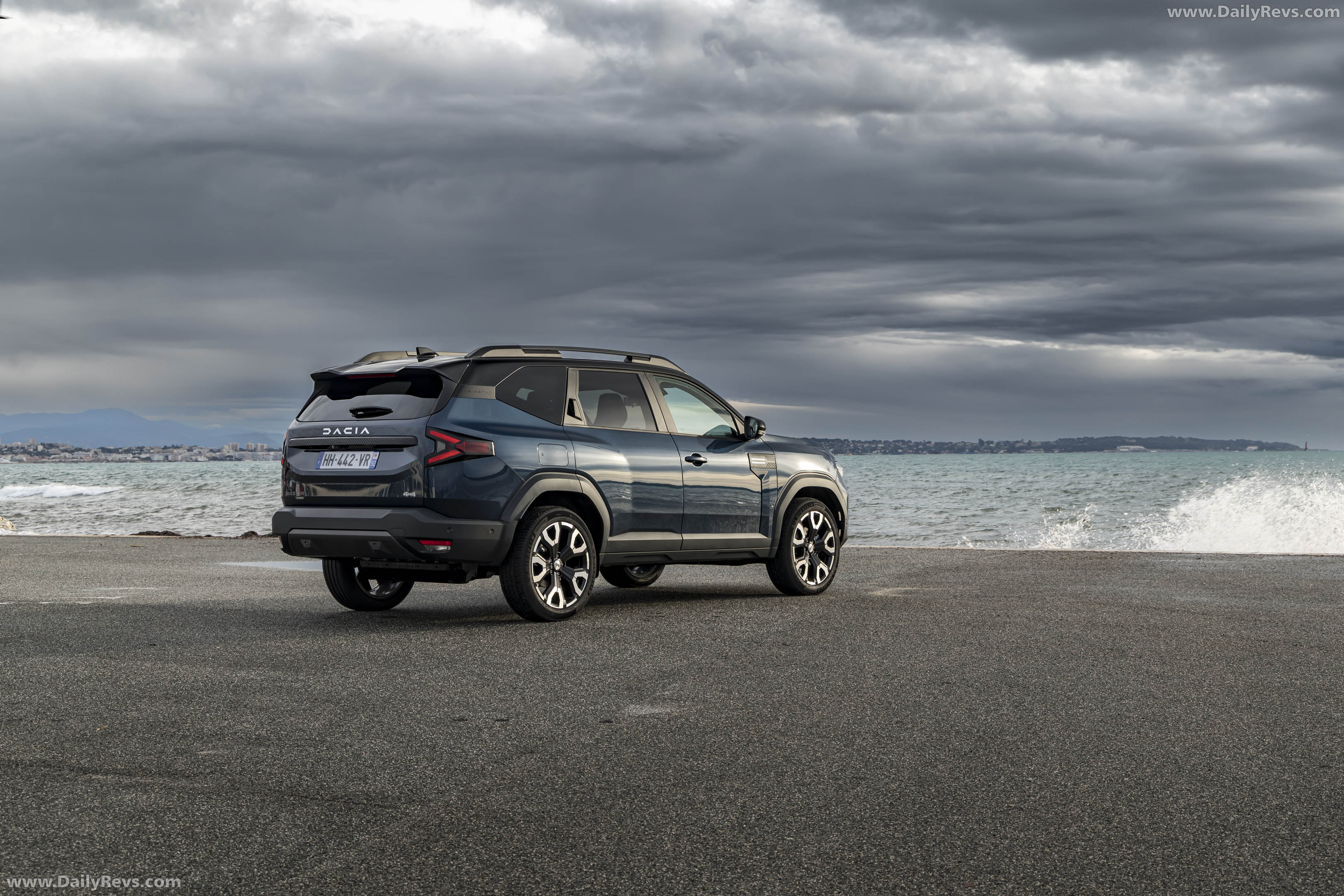 2026 Dacia Bigster Hybrid G-150 4x4 Journey Rear View