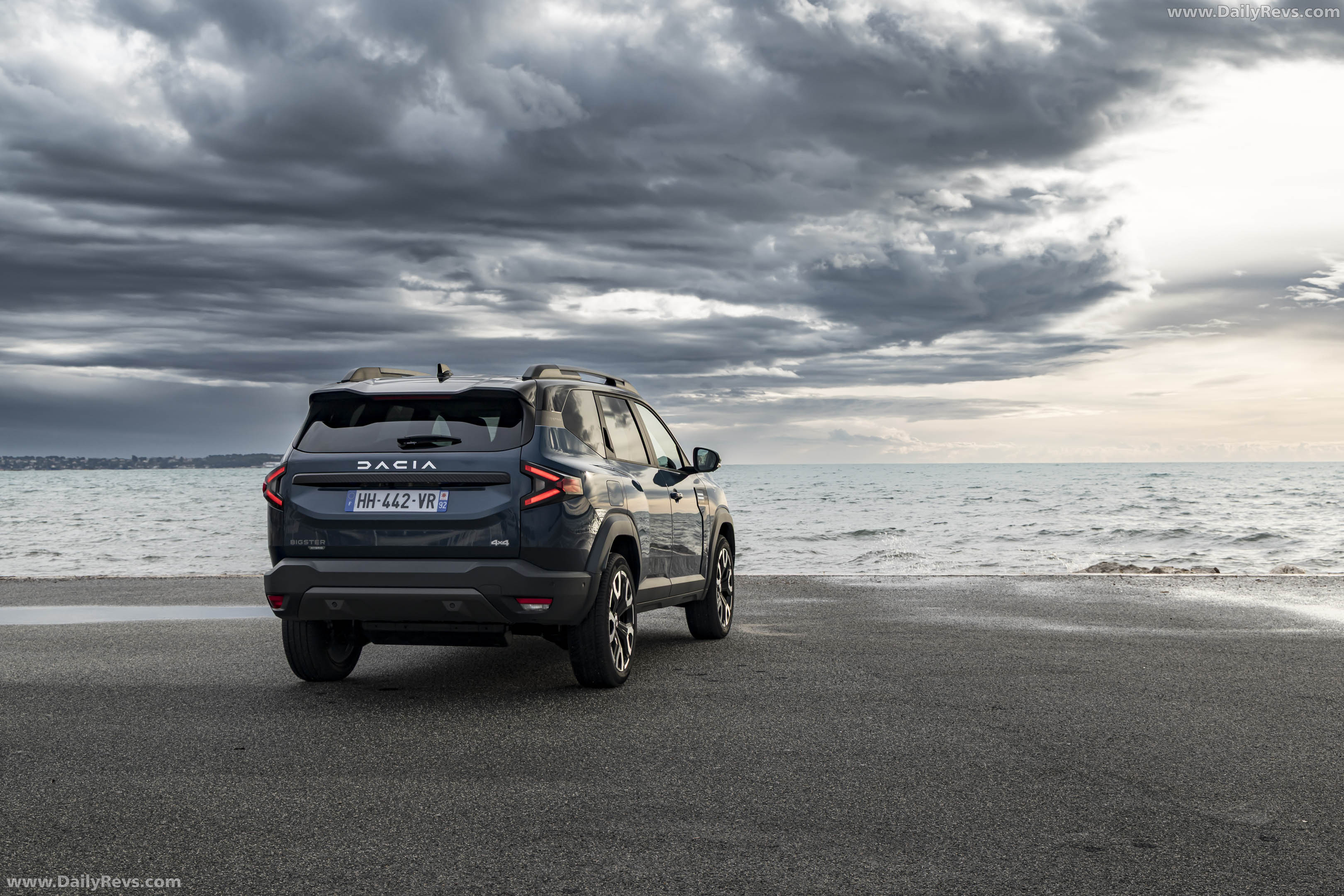 2026 Dacia Bigster Hybrid G-150 4x4 Journey Rear View