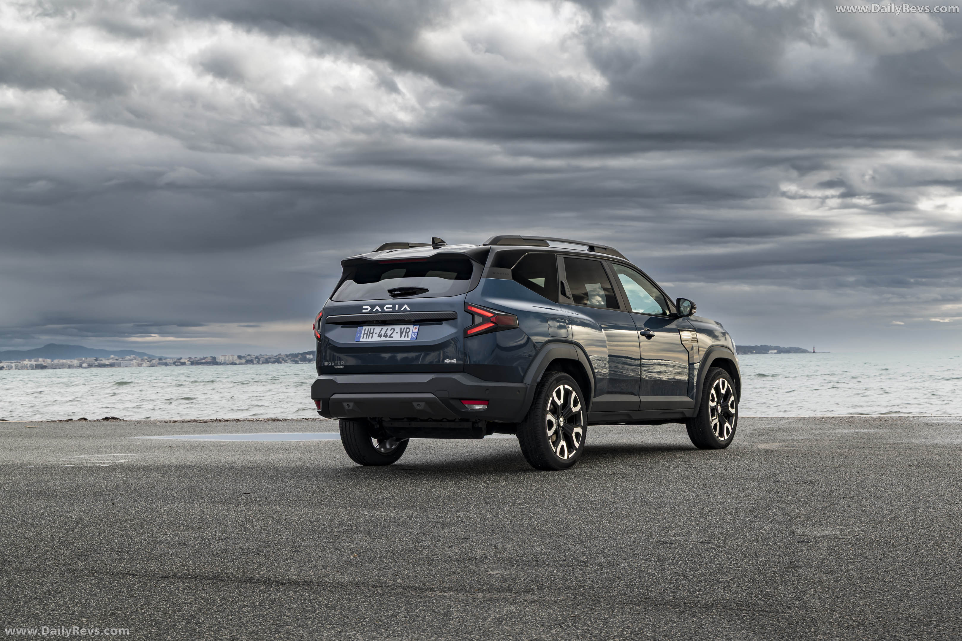 2026 Dacia Bigster Hybrid G-150 4x4 Journey Rear View