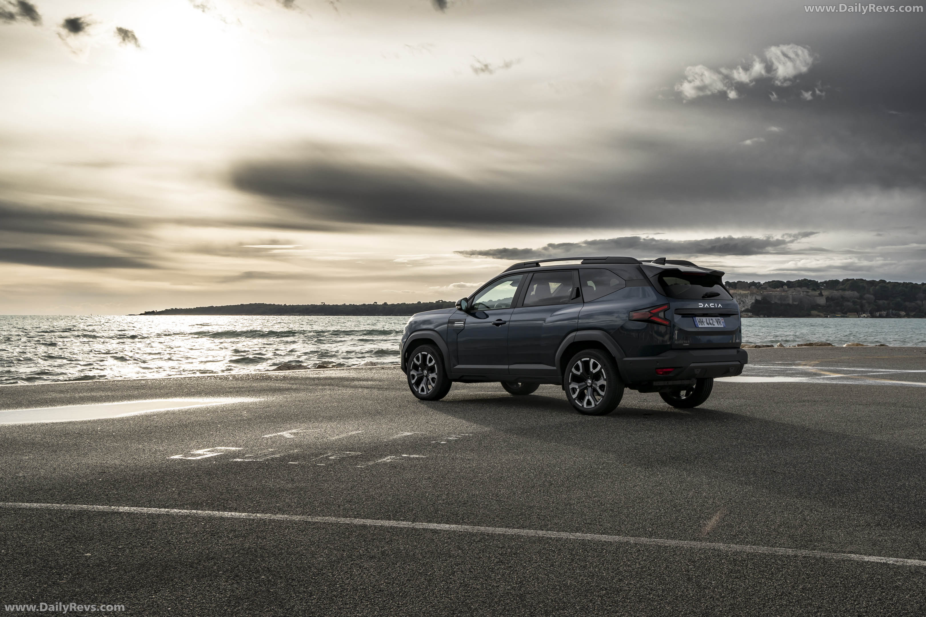 2026 Dacia Bigster Hybrid G-150 4x4 Journey Rear View