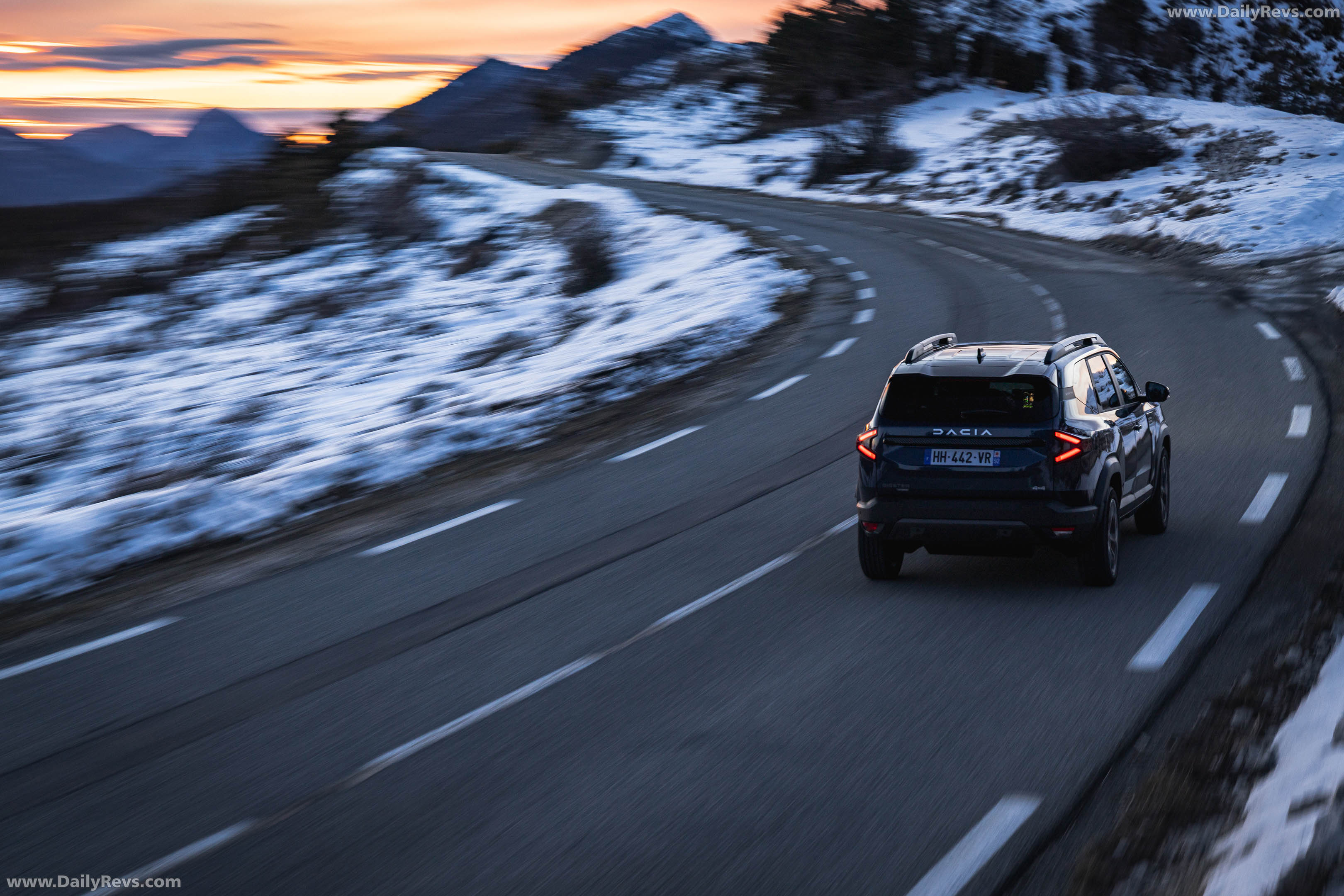 2026 Dacia Bigster Hybrid G-150 4x4 Journey Rear View