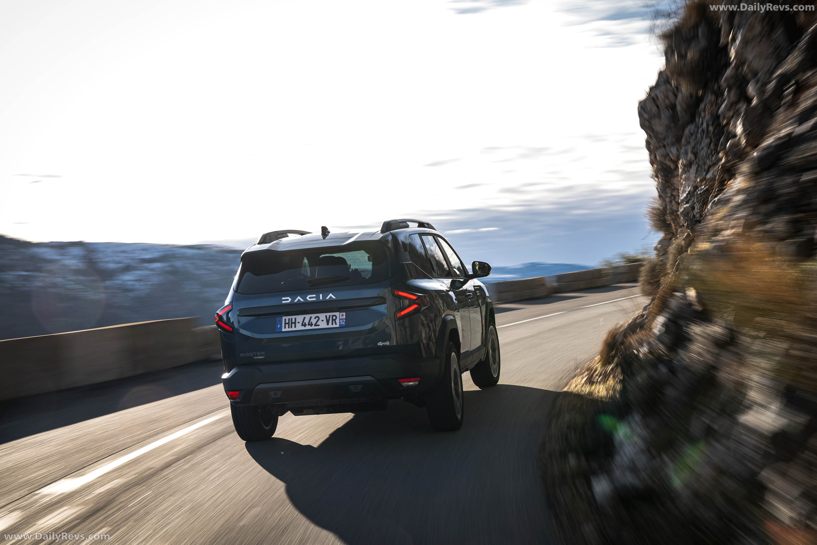 2026 Dacia Bigster Hybrid G-150 4x4 Journey Rear View