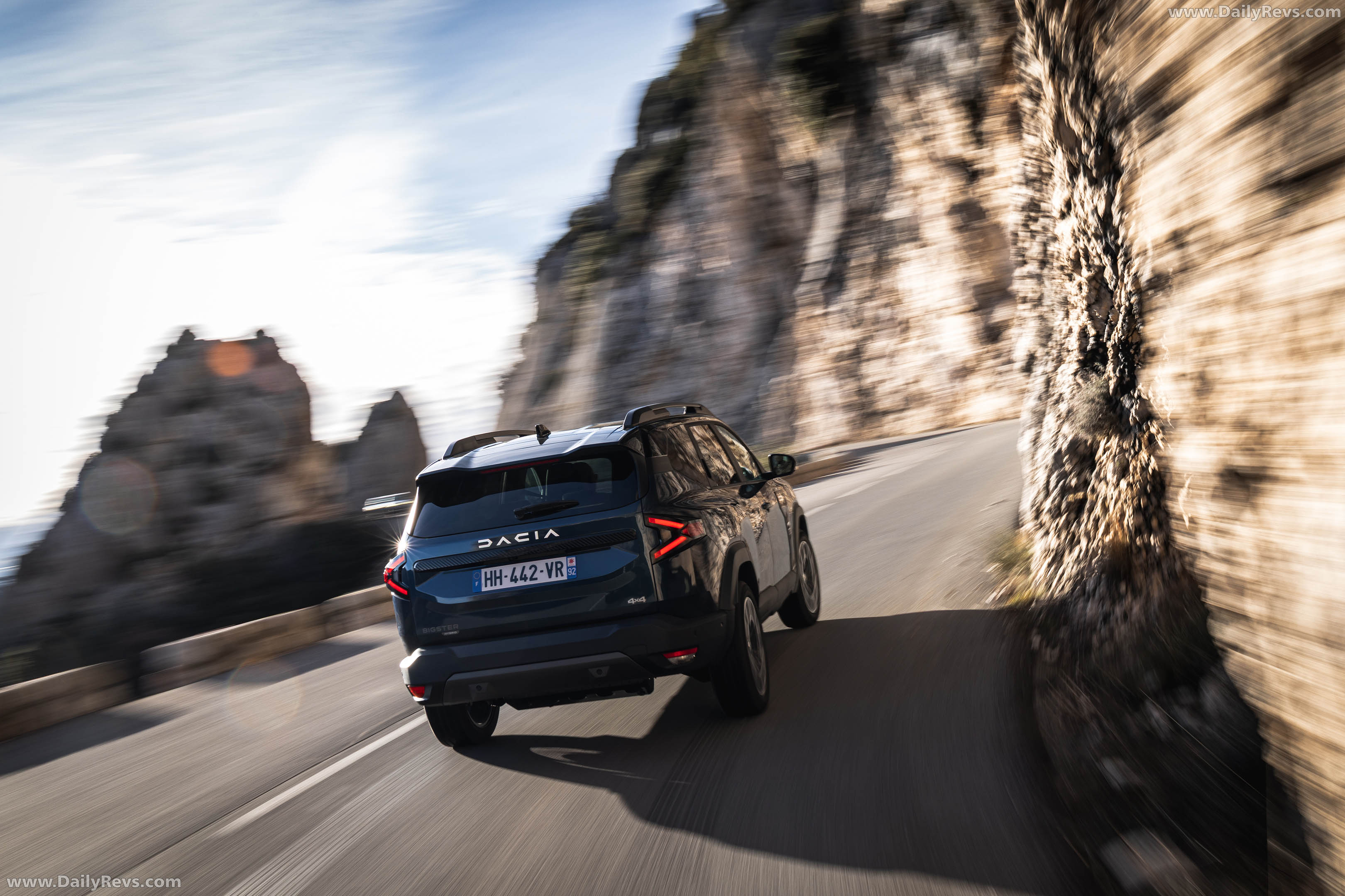 2026 Dacia Bigster Hybrid G-150 4x4 Journey Rear View