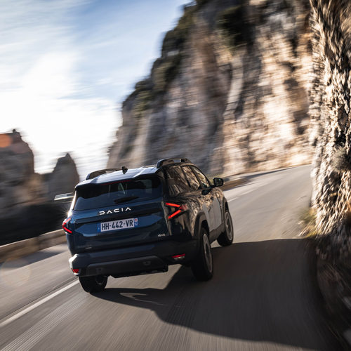 2026 Dacia Bigster Hybrid G-150 4x4 Journey Rear View