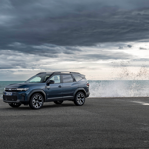 2026 Dacia Bigster Hybrid G-150 4x4 Journey Side View