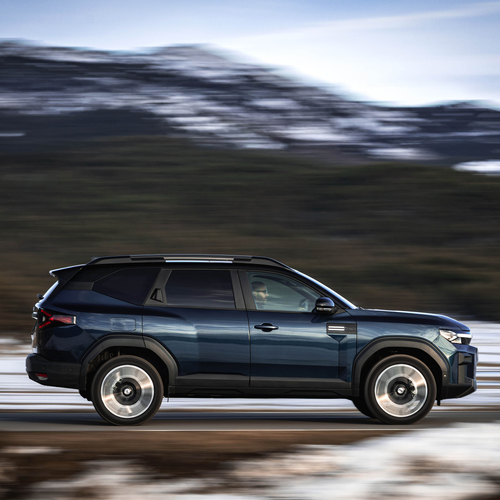 2026 Dacia Bigster Hybrid G-150 4x4 Journey Side View