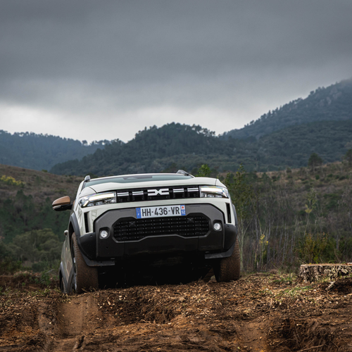 2026 Dacia Duster III Hybrid G 150 4X4 Extreme Front View