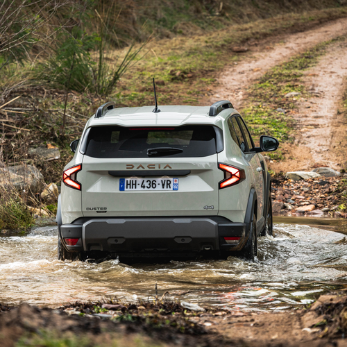 2026 Dacia Duster III Hybrid G 150 4X4 Extreme Rear View