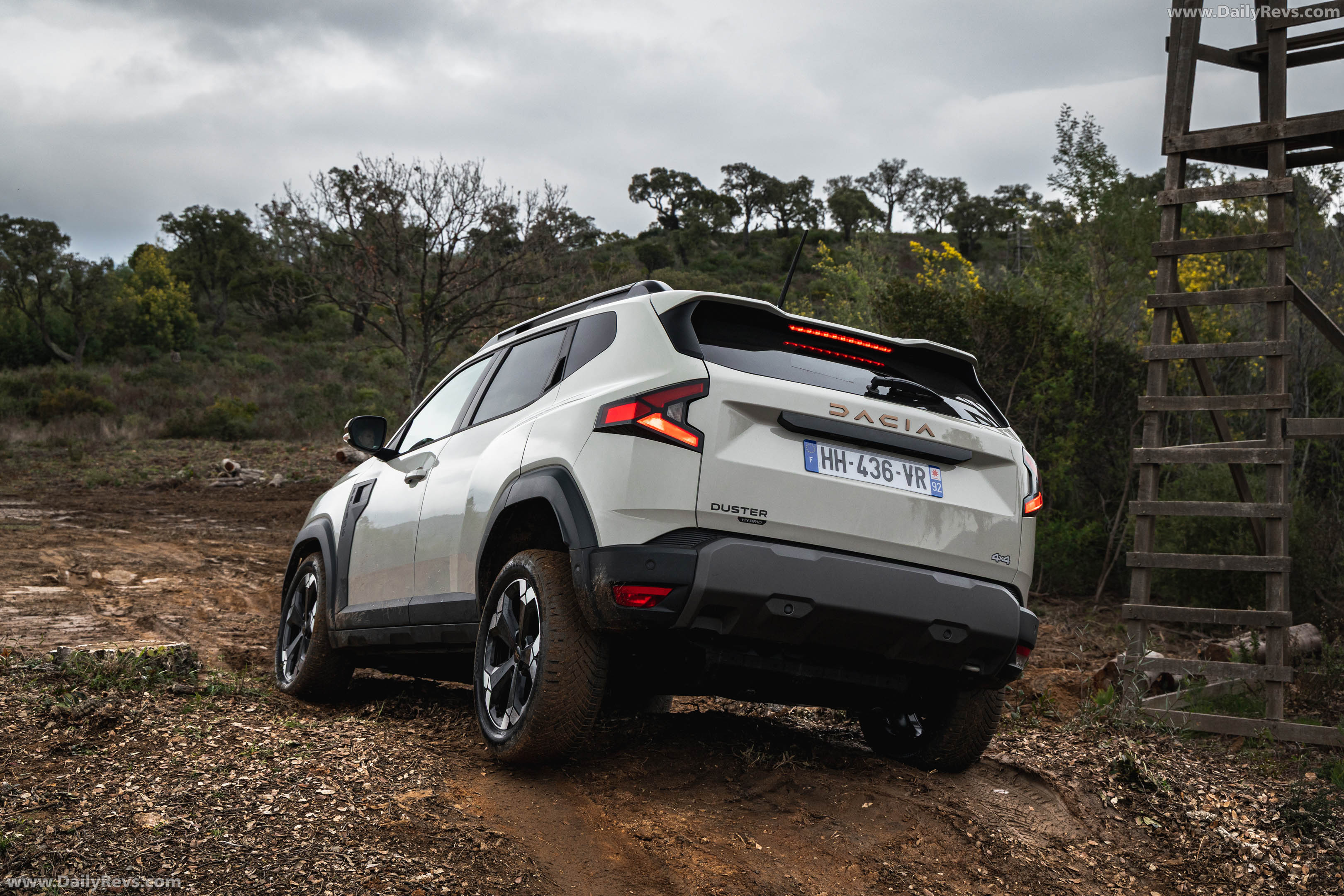 2026 Dacia Duster III Hybrid G 150 4X4 Extreme Rear View