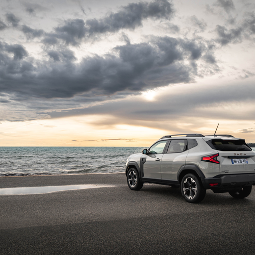 2026 Dacia Duster III Hybrid G 150 4X4 Extreme Rear View