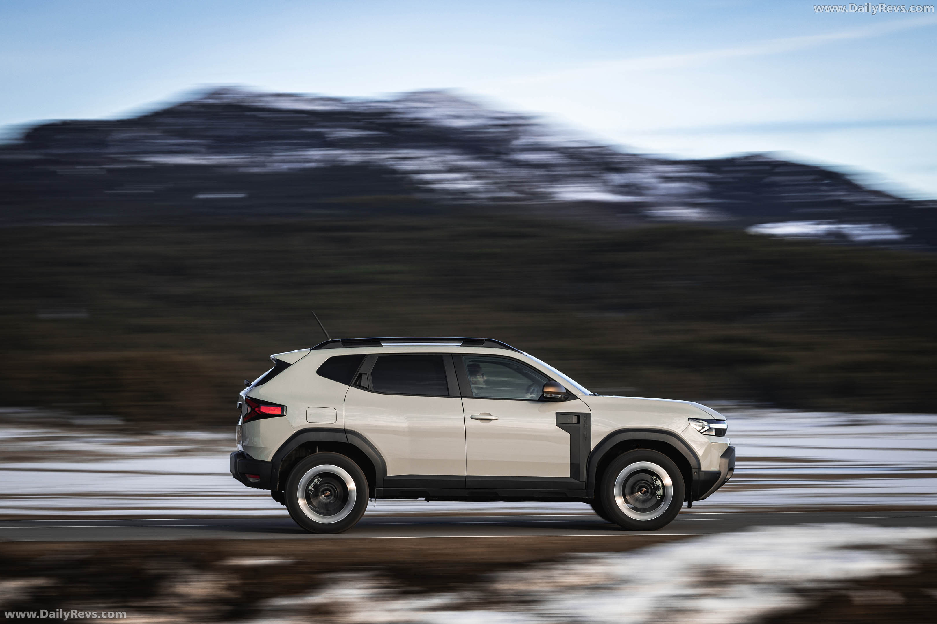 2026 Dacia Duster III Hybrid G 150 4X4 Extreme Side View
