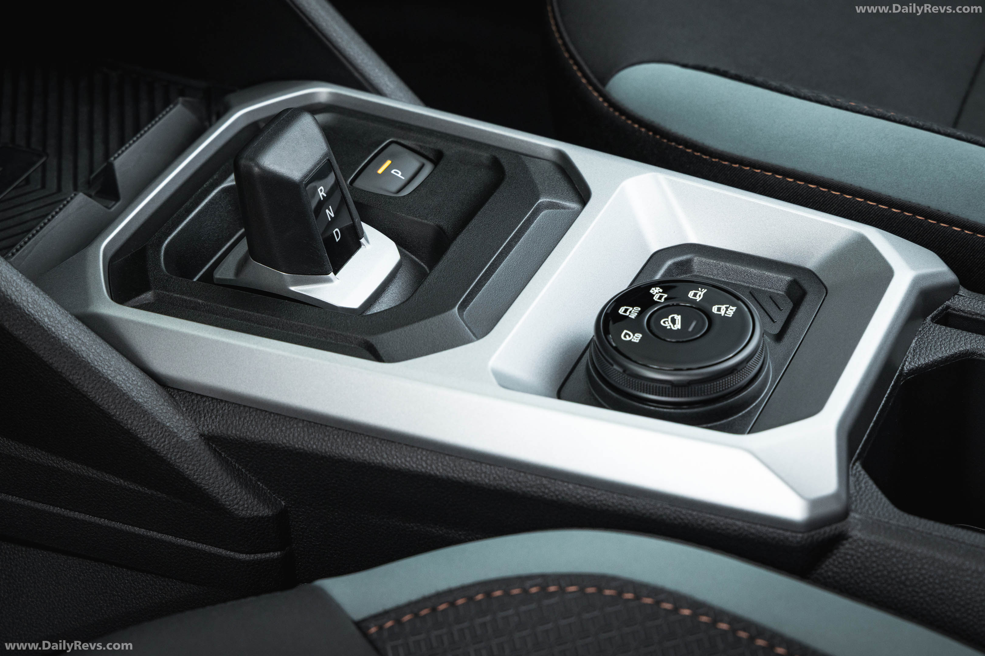 2026 Dacia Duster III Hybrid G 150 4X4 Extreme Interior