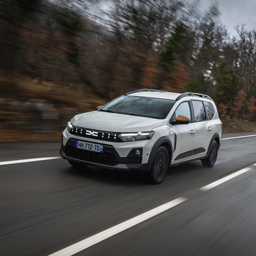 2026 Dacia Jogger Hybrid 155 Extreme Front View