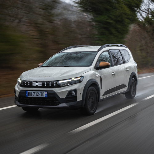 2026 Dacia Jogger Hybrid 155 Extreme Front View