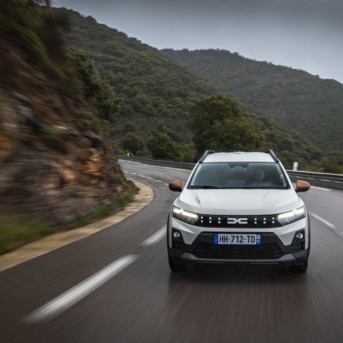 2026 Dacia Jogger Hybrid 155 Extreme Front View