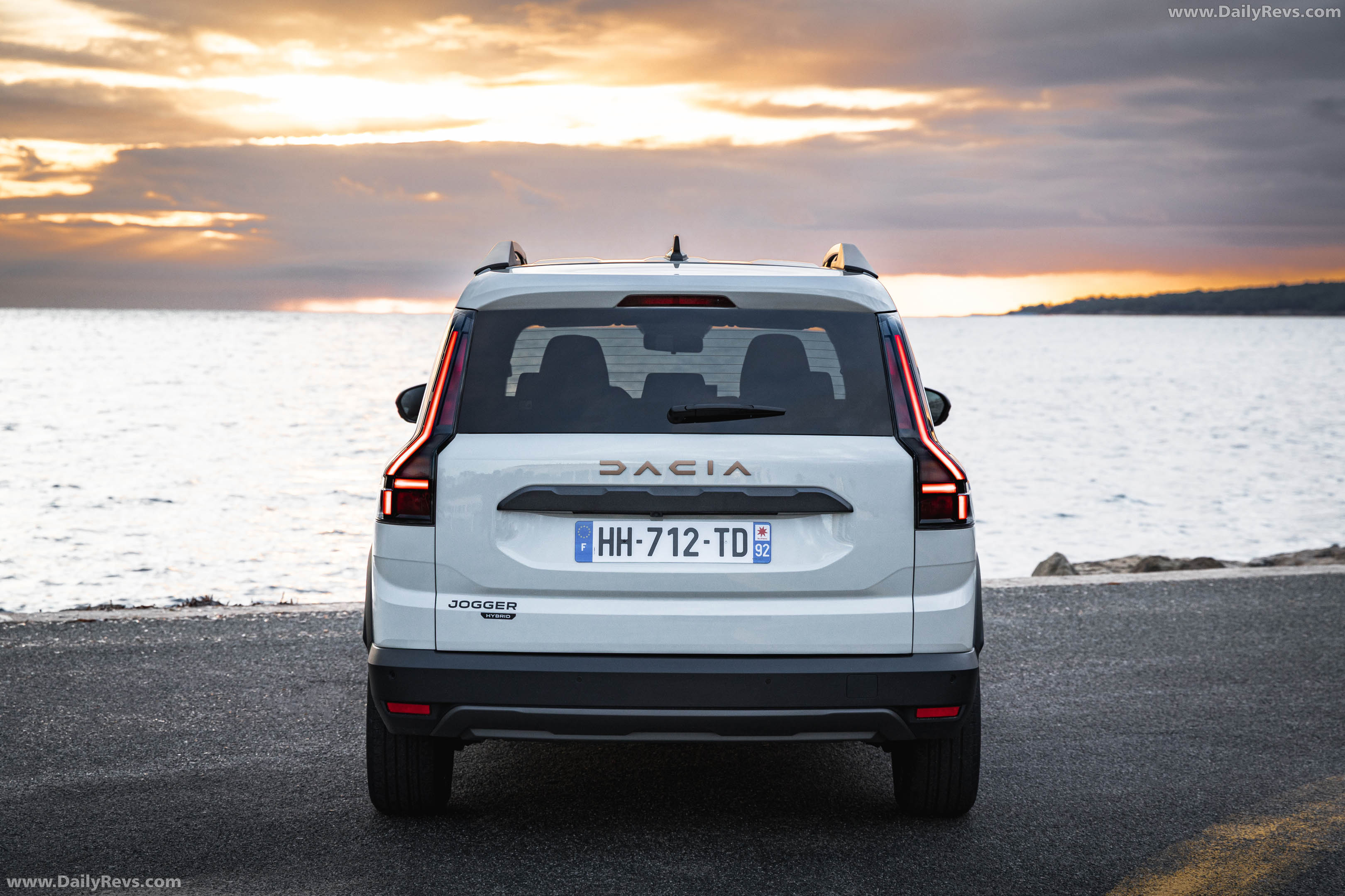 2026 Dacia Jogger Hybrid 155 Extreme Rear View