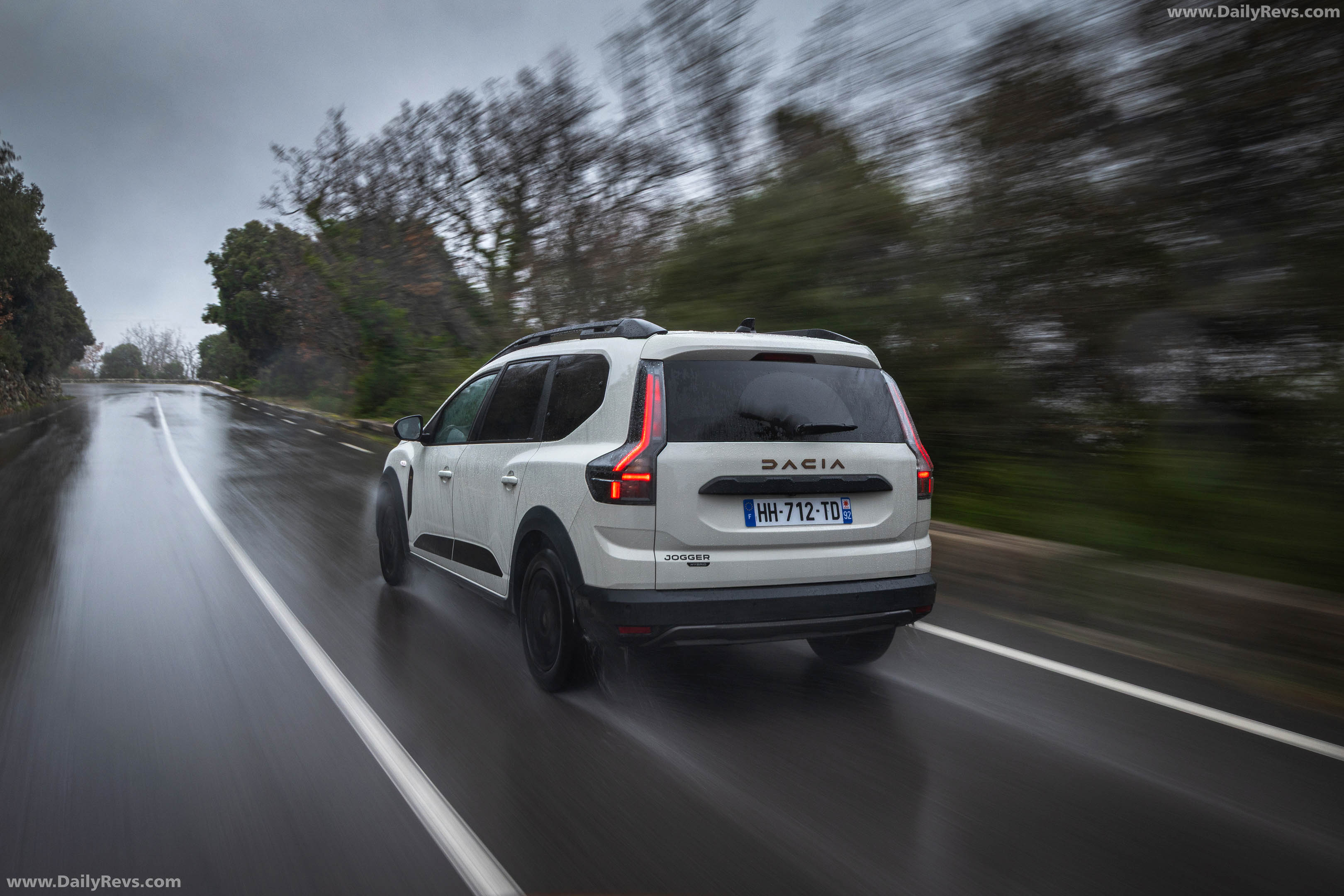 2026 Dacia Jogger Hybrid 155 Extreme Rear View