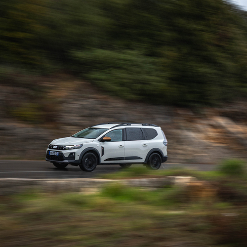 2026 Dacia Jogger Hybrid 155 Extreme Side View