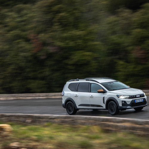 2026 Dacia Jogger Hybrid 155 Extreme Side View