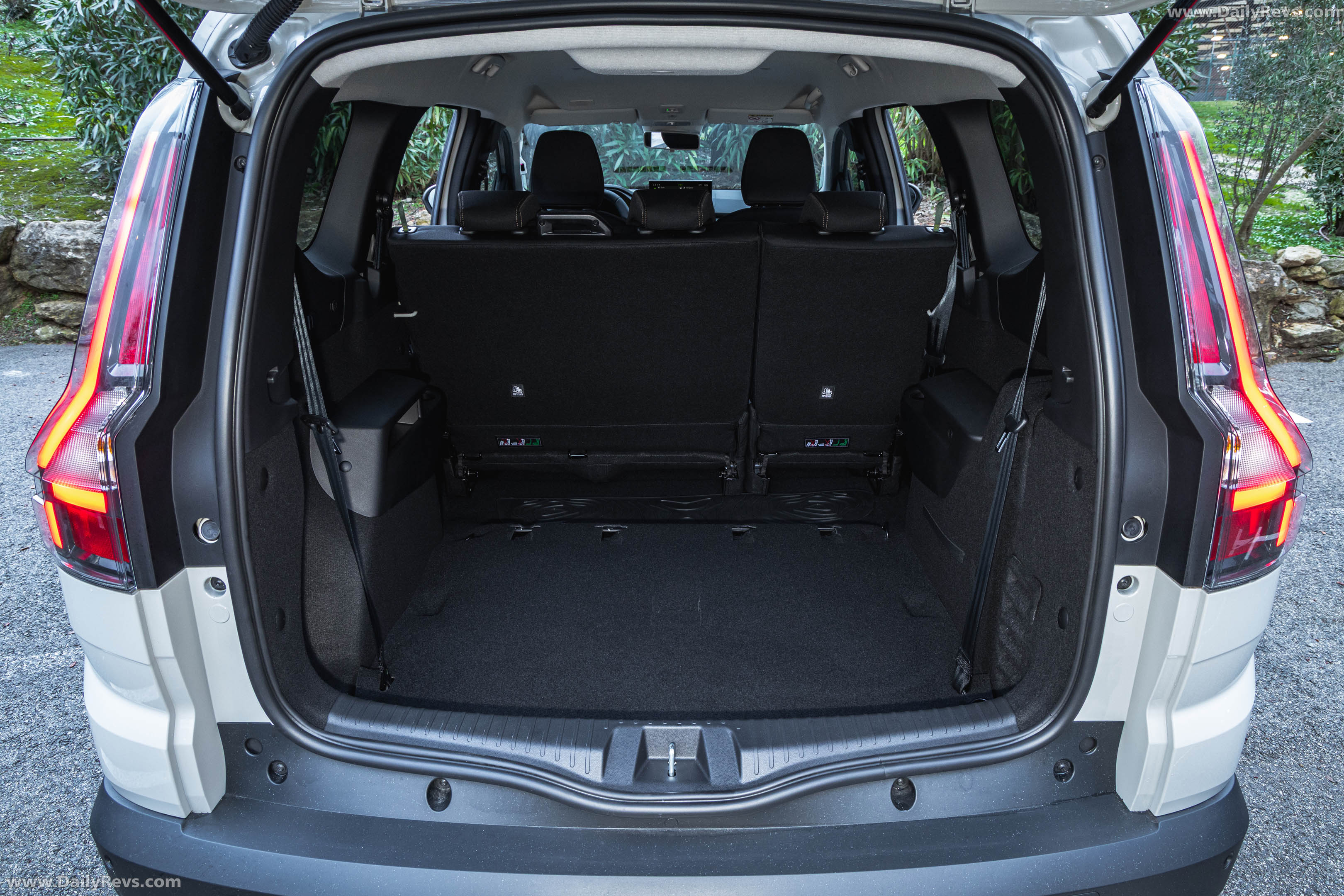 2026 Dacia Jogger Hybrid 155 Extreme Interior