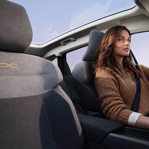 2027 Dacia Striker Hybrid 150 4x4 Interior