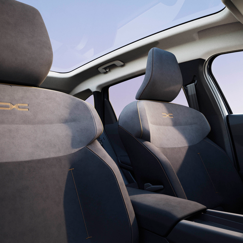 2027 Dacia Striker Hybrid 150 4x4 Interior
