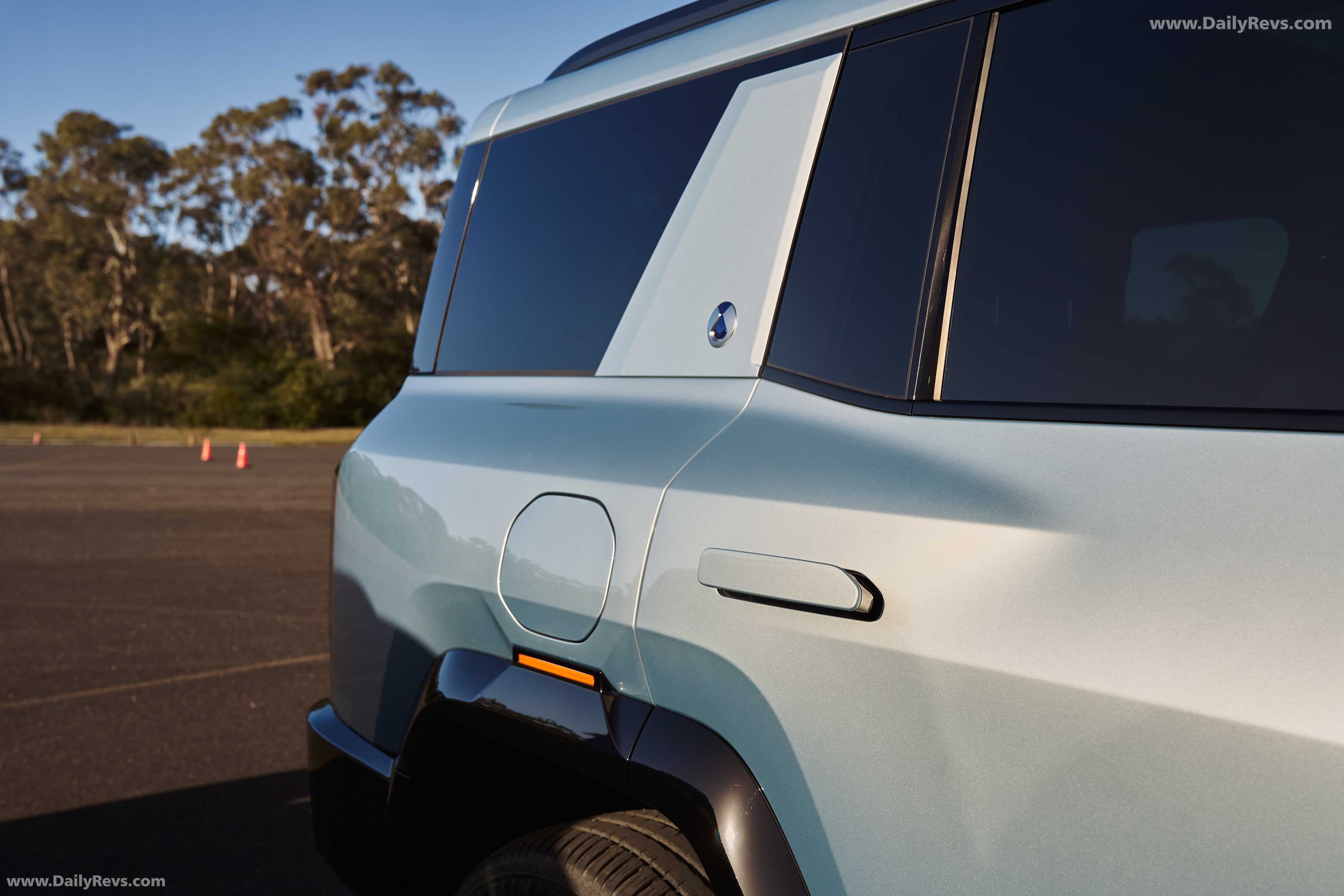 2026 Denza B8 Exterior