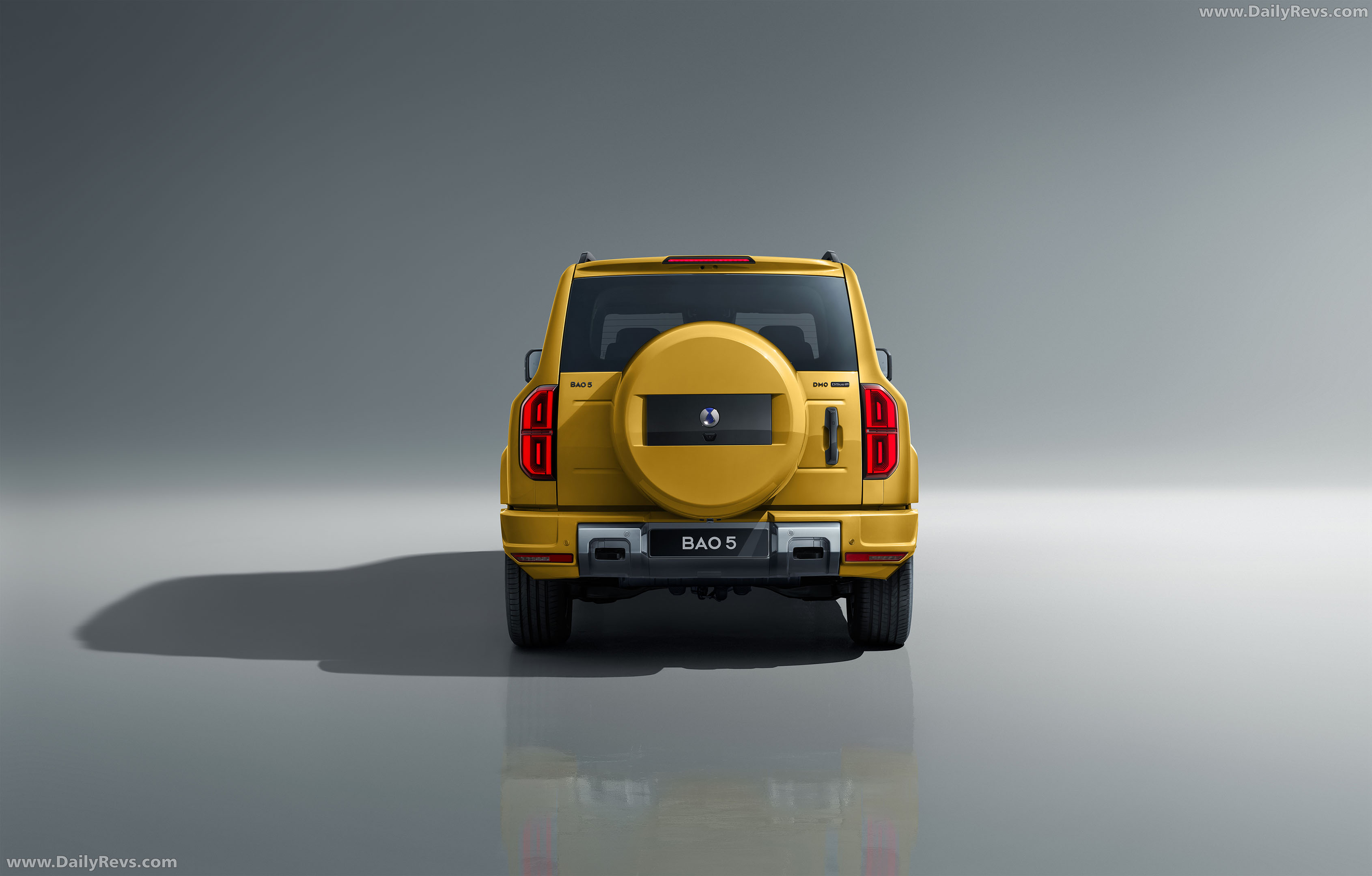 2027 Denza B5 UK Version Rear View
