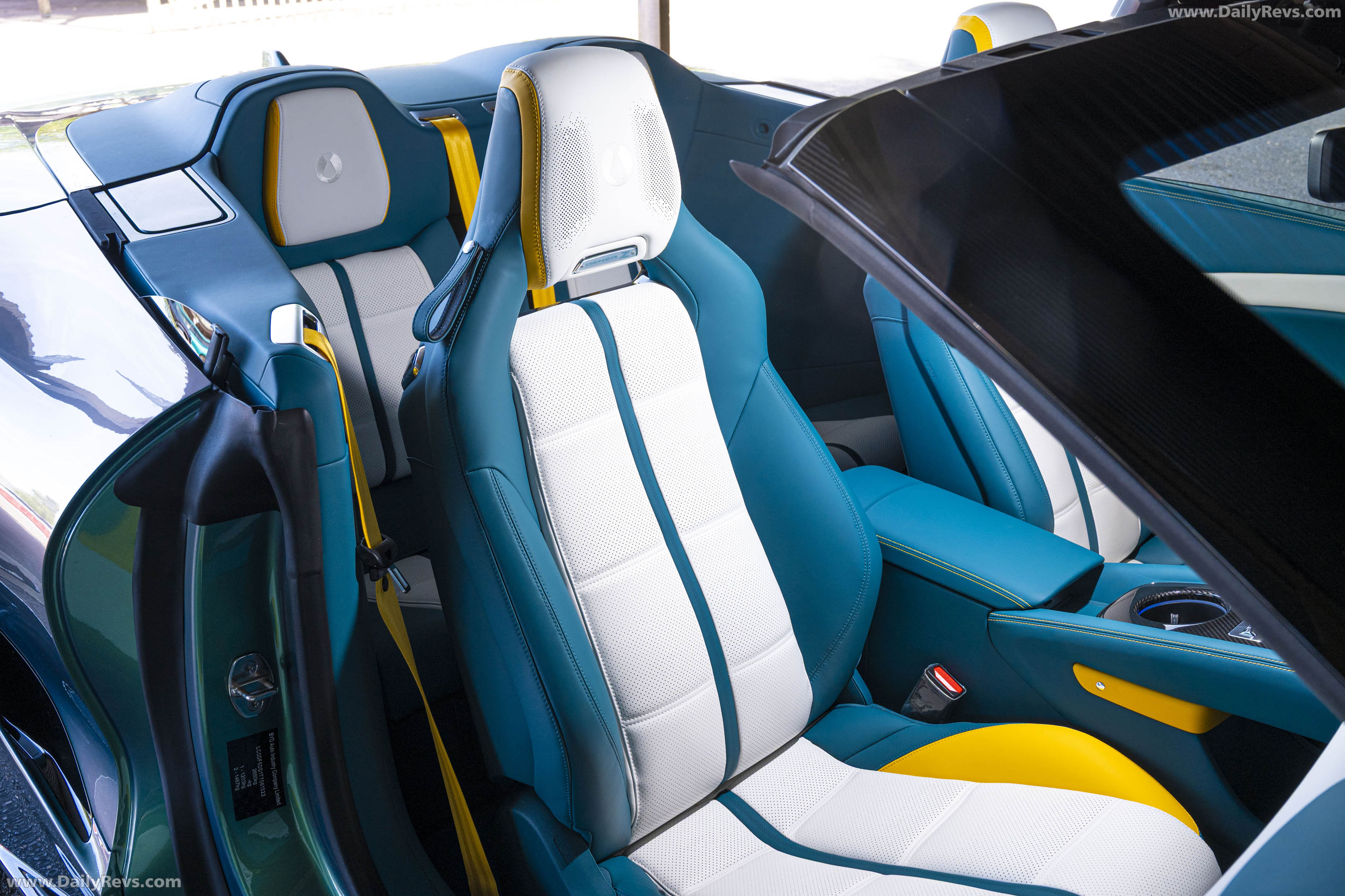 2027 Denza Z Spider Interior