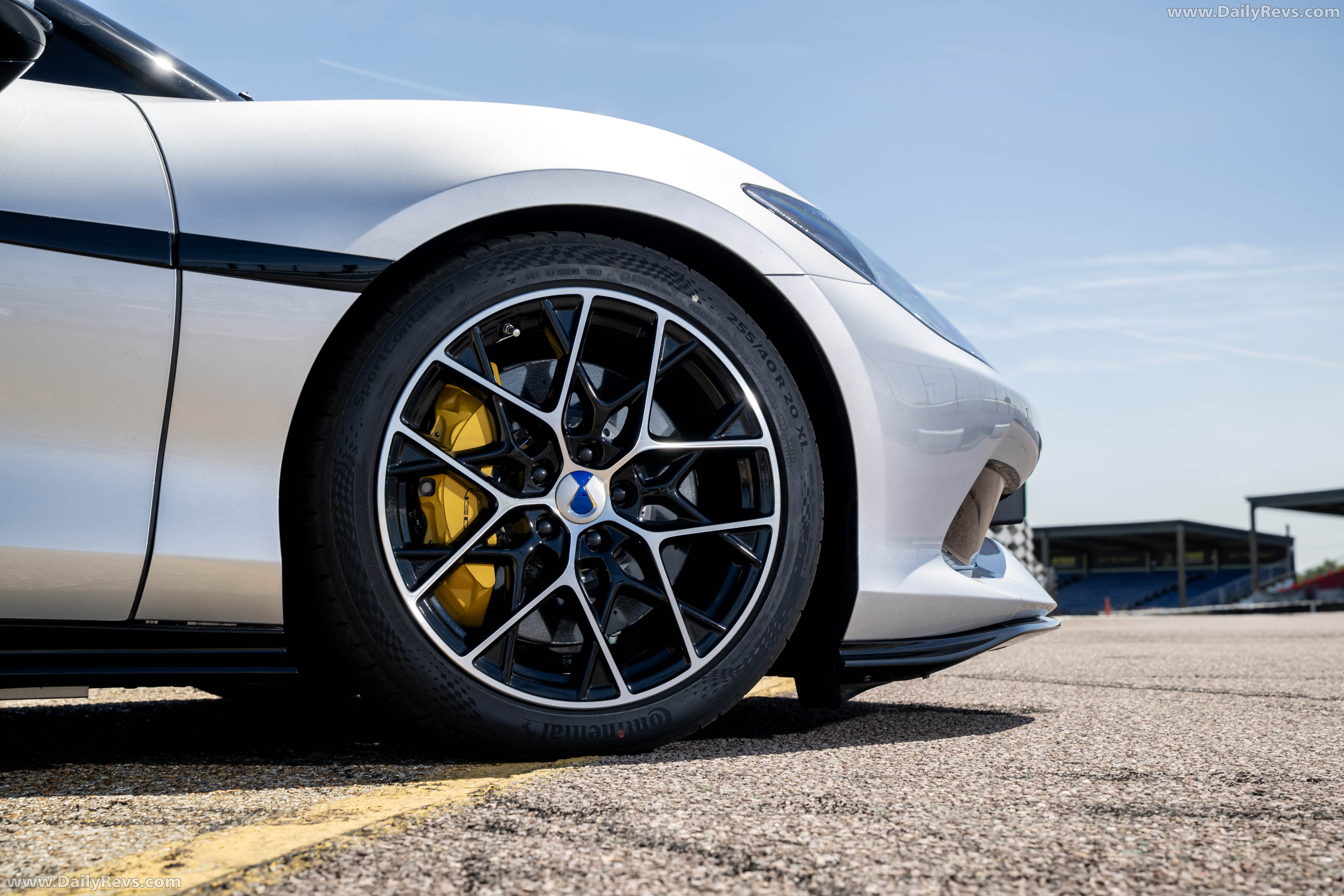 2027 Denza Z Coupe Silverstone Silver Exterior