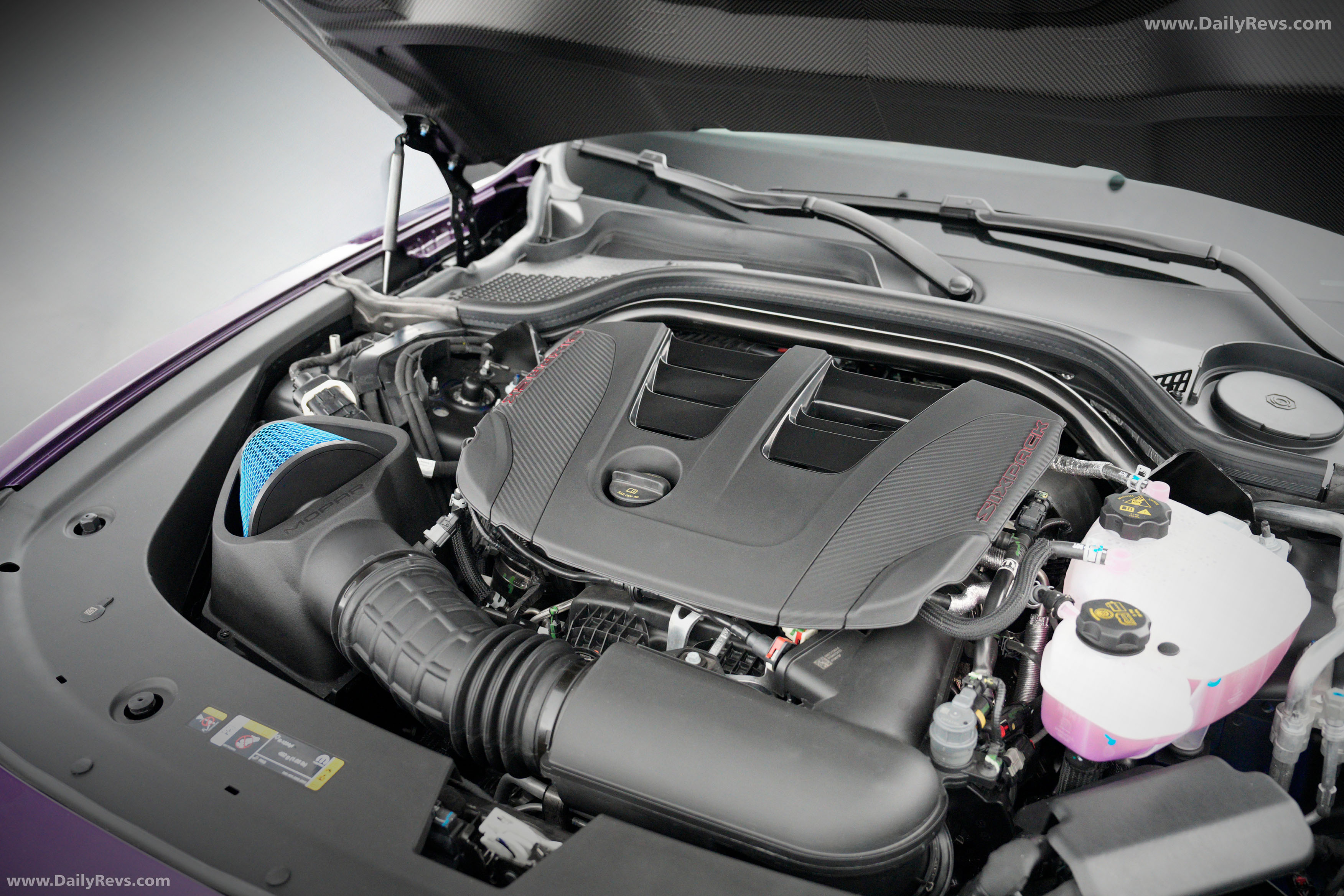 2025 Dodge Charger Sixpack Moparized Concept Engine