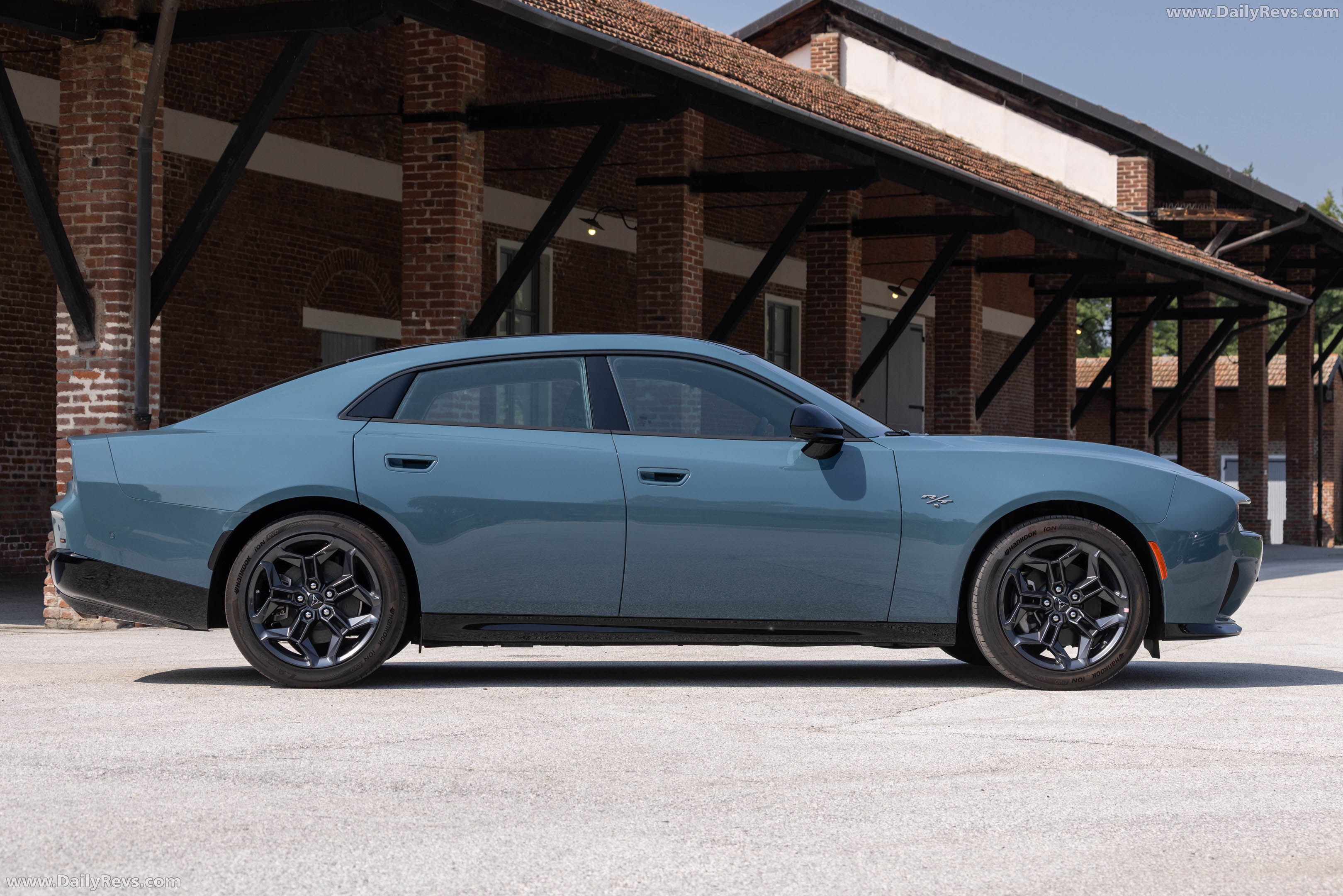 2027 Dodge Charger Sixpack 4-Door European Version Side View