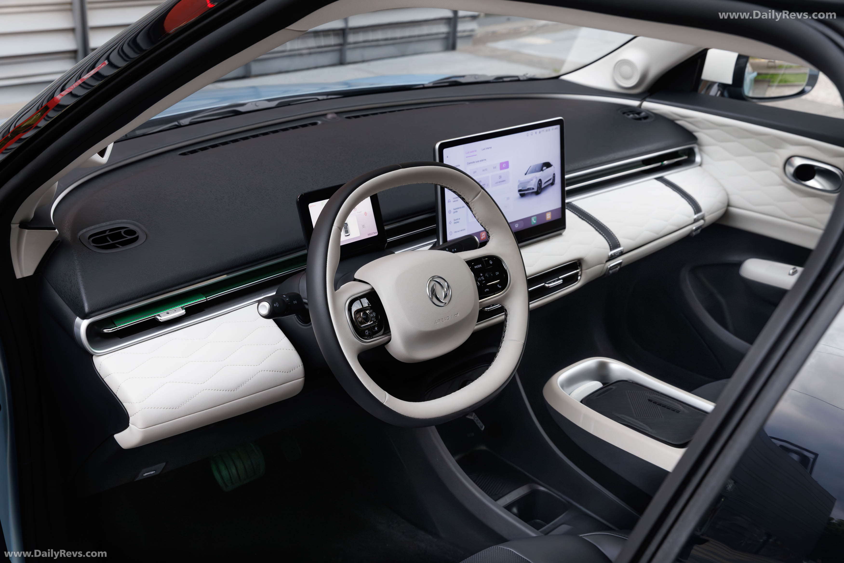 2026 Dongfeng Box Interior