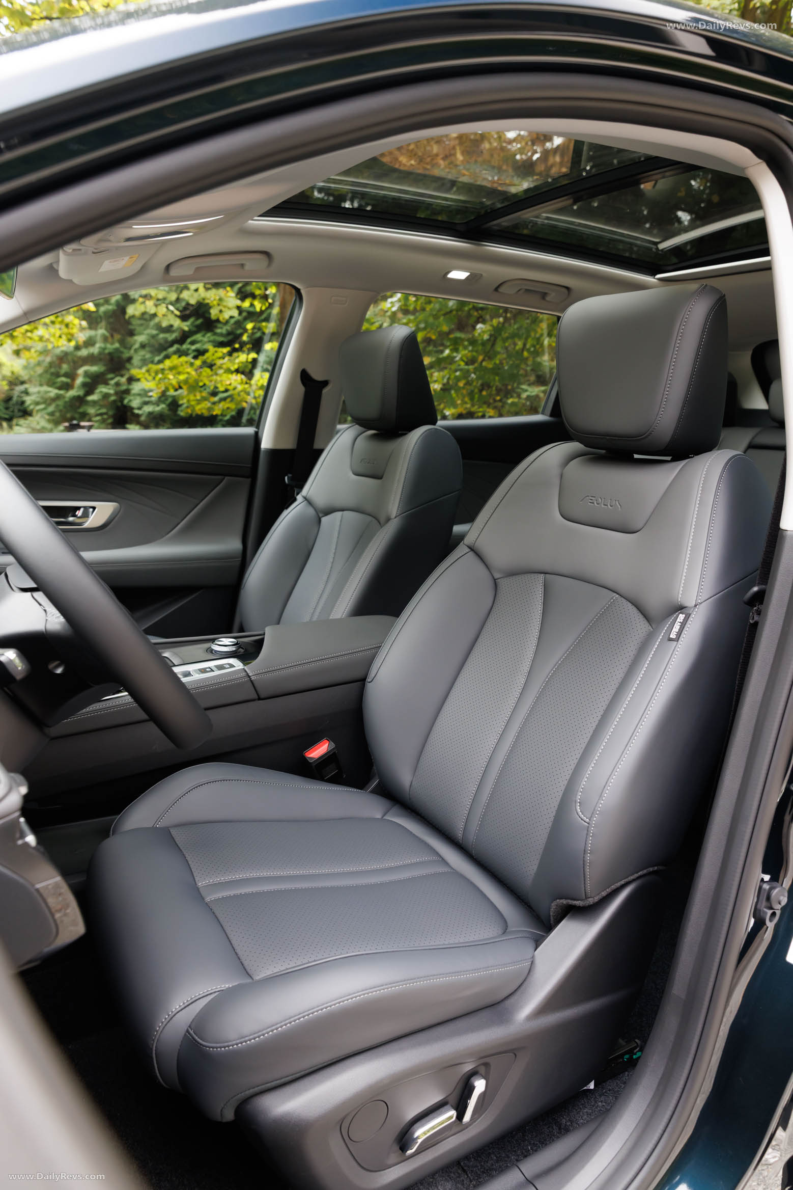 2026 Dongfeng Huge Interior