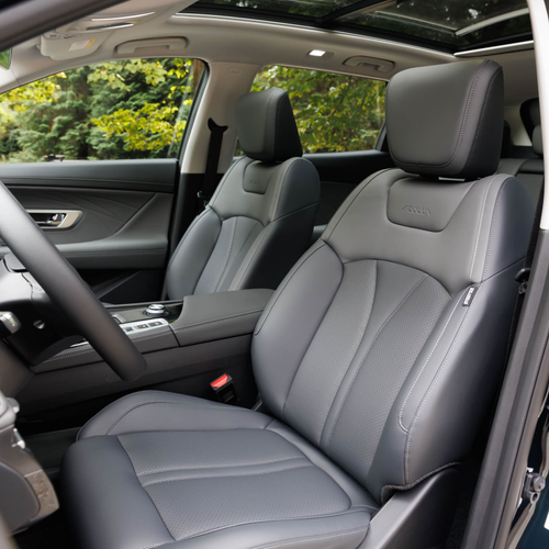 2026 Dongfeng Huge Interior