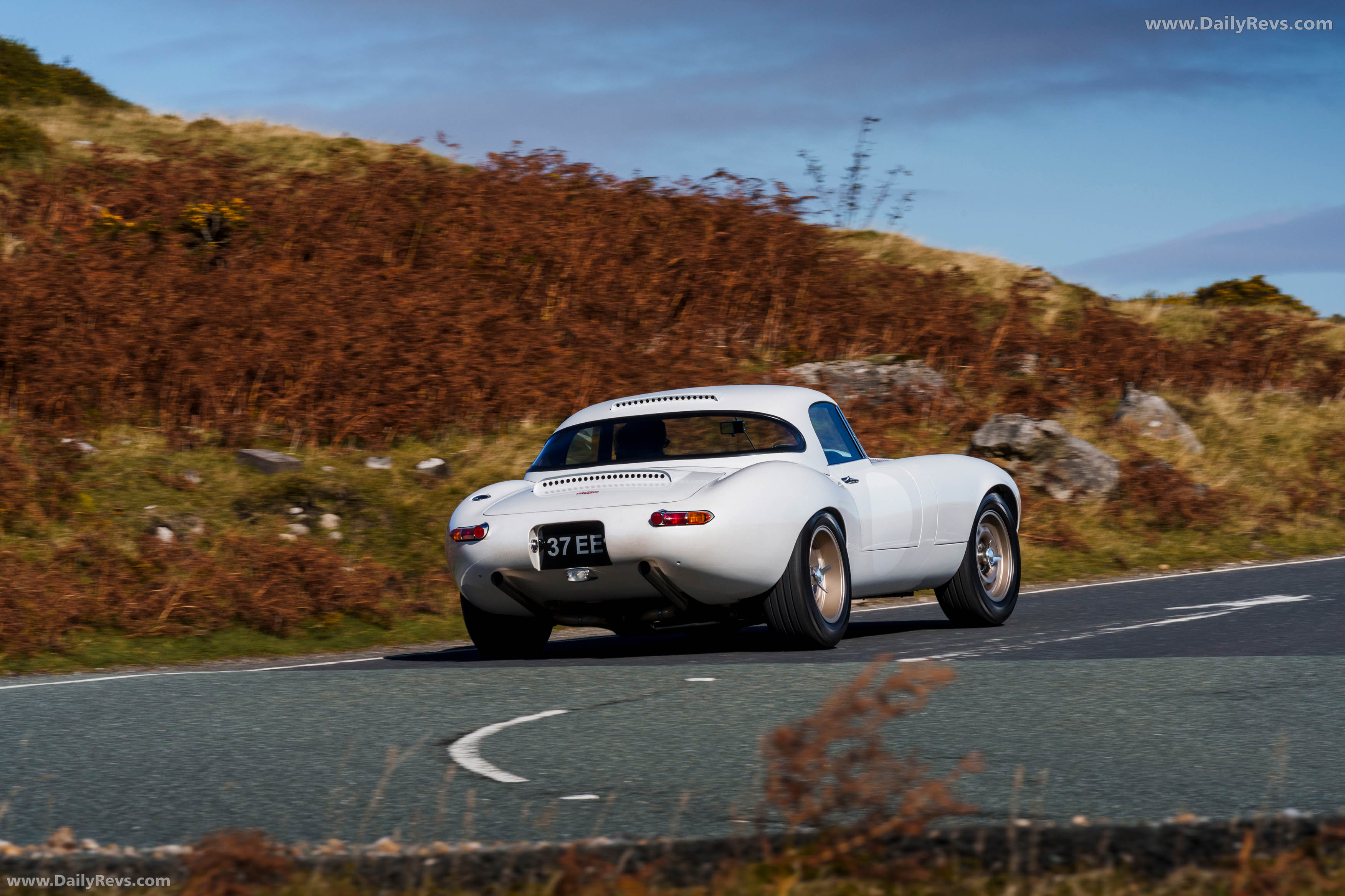2026 Eagle Lightweight GTR Rear View