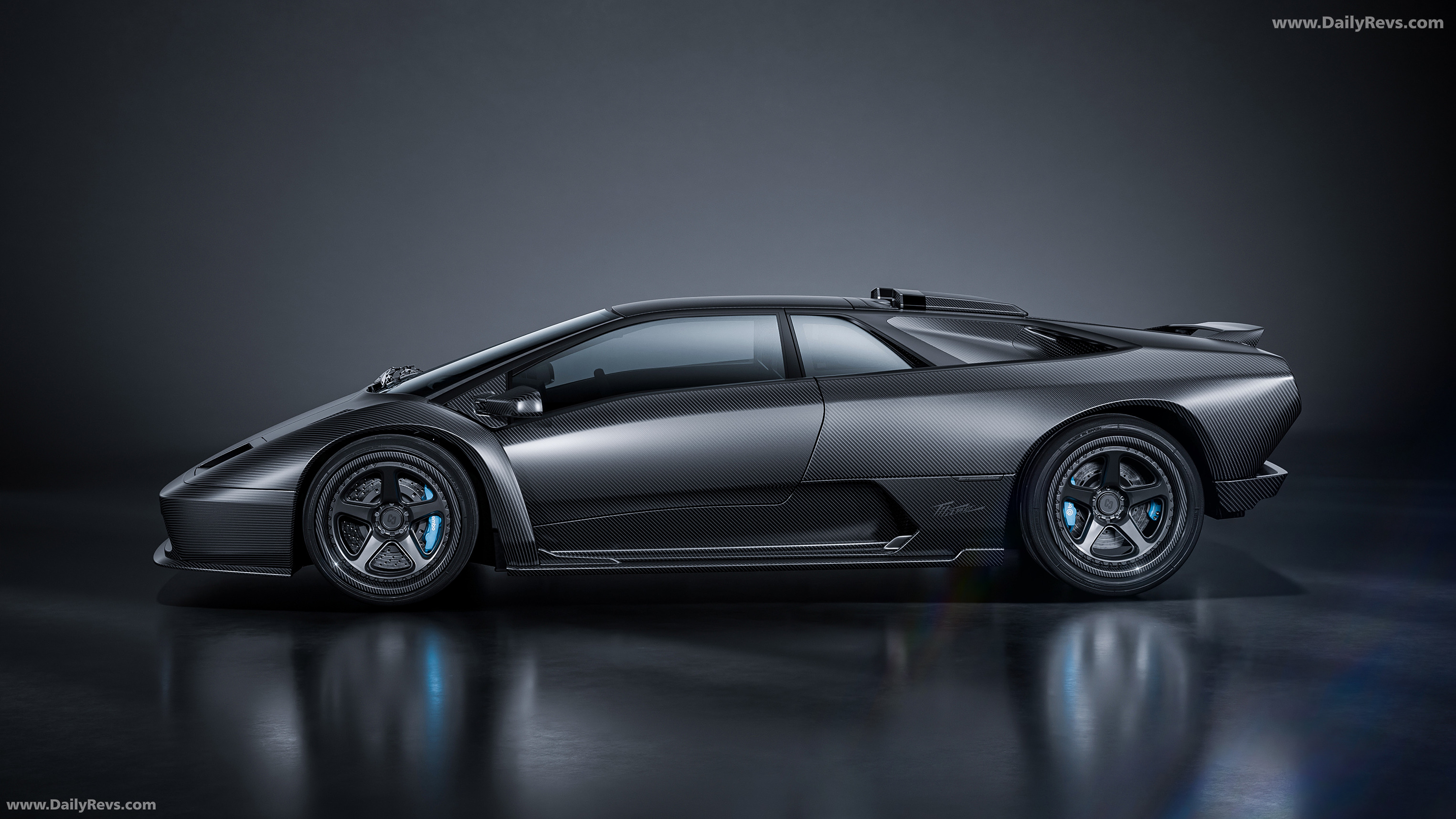2026 Eccentrica V12 Pacchetto Titano Side View