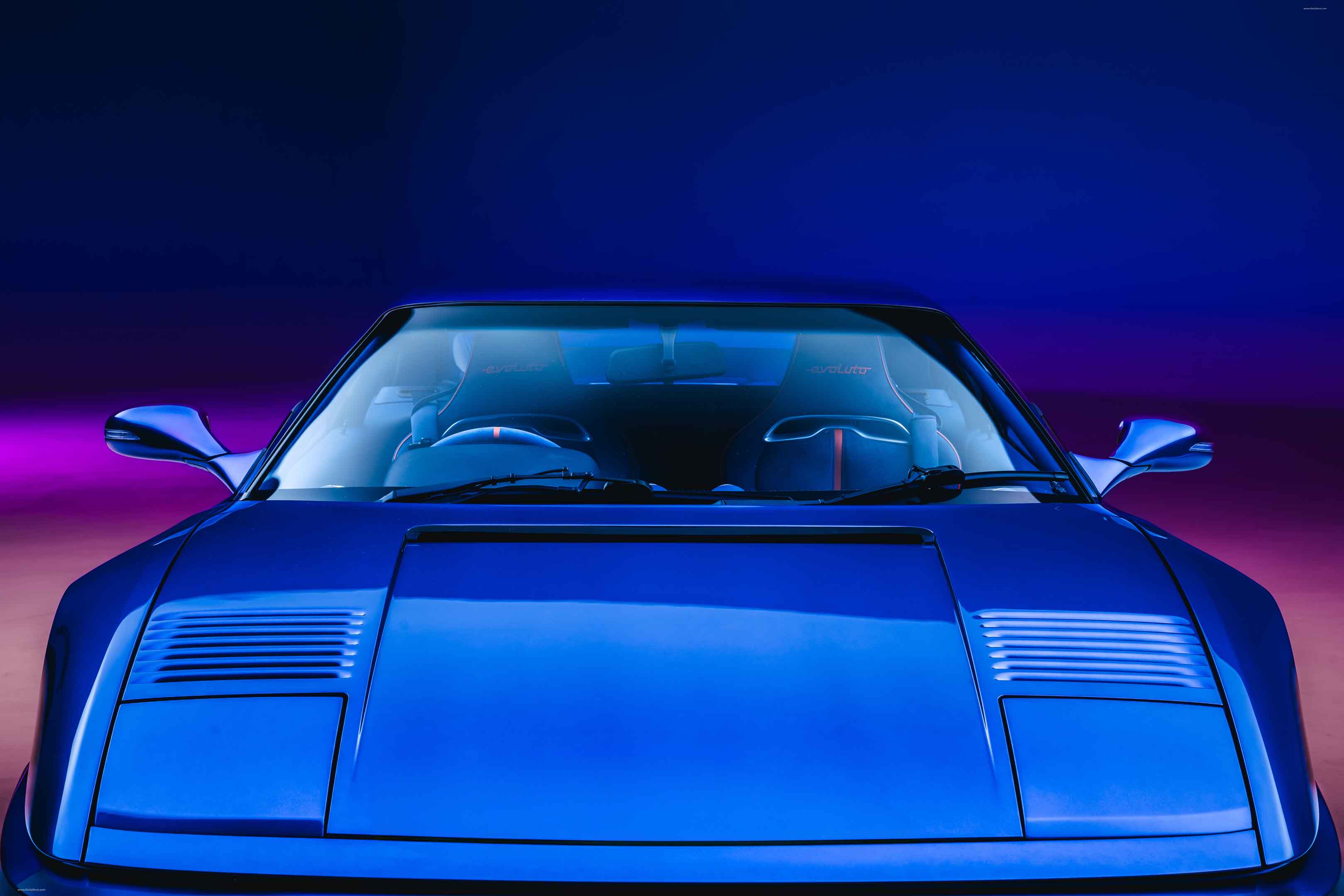 2024 Evoluto 355 Exterior