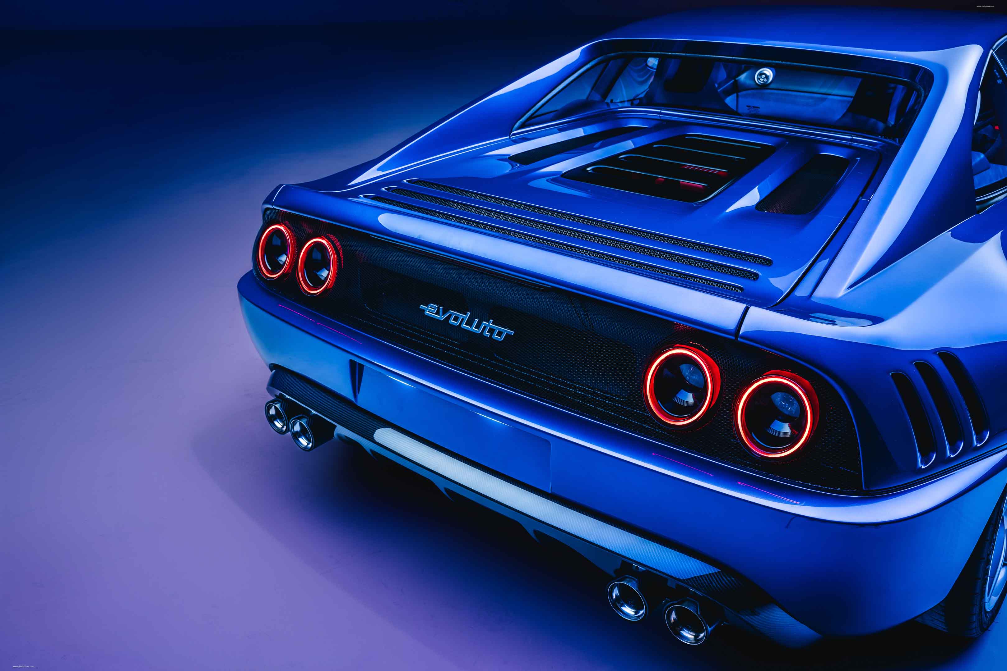 2024 Evoluto 355 Exterior